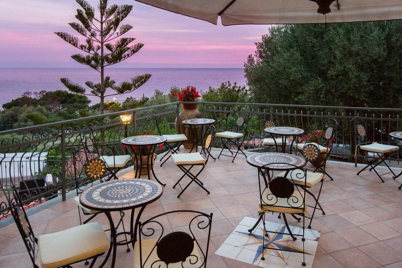 B&B Incanto Del Mare 팔리누로 외부 사진